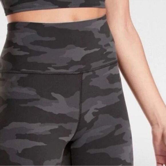 Athleta Elation Camo 7/8 Tight - Picture 2 of 10